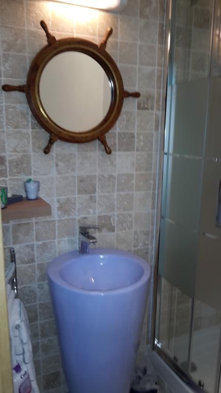 Le Saint Leonard...Il Est Bleu Appartement Honfleur Kamer foto